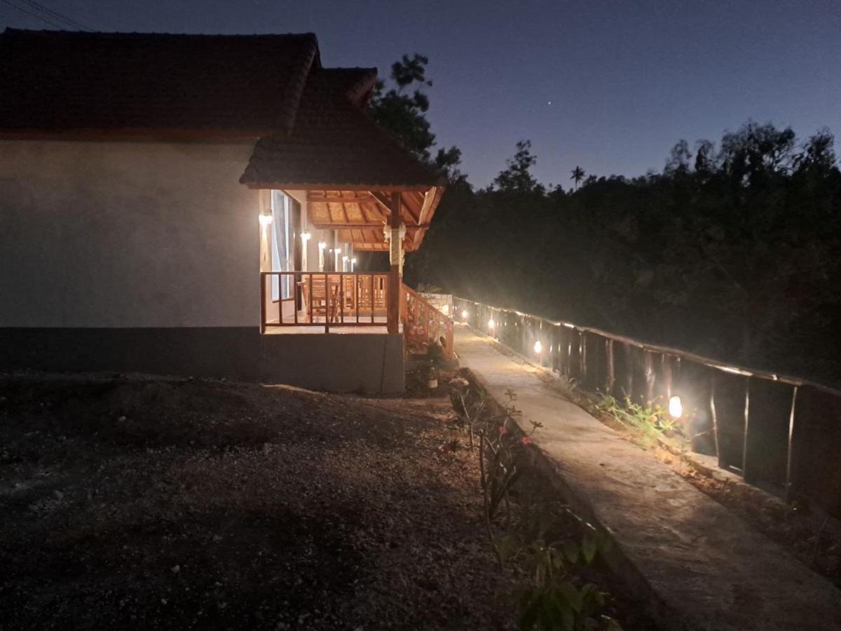 Vina Bungalow Toyapakeh Екстериор снимка