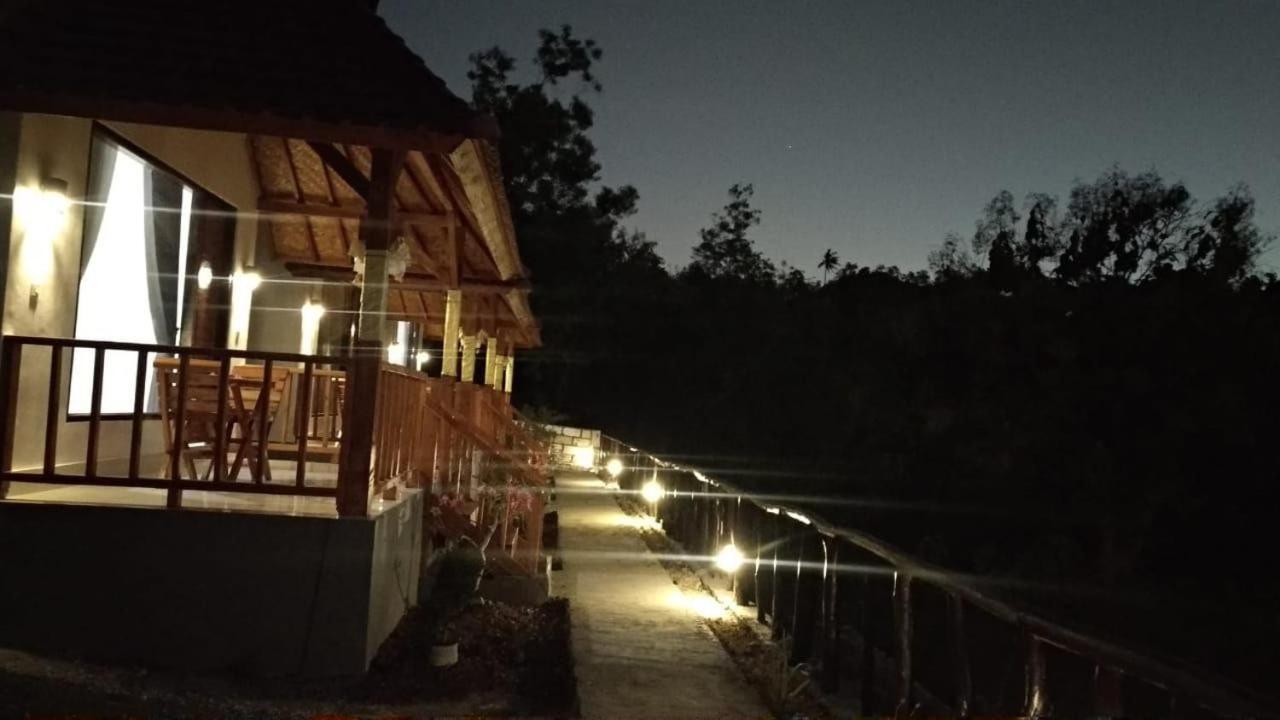 Vina Bungalow Toyapakeh Екстериор снимка